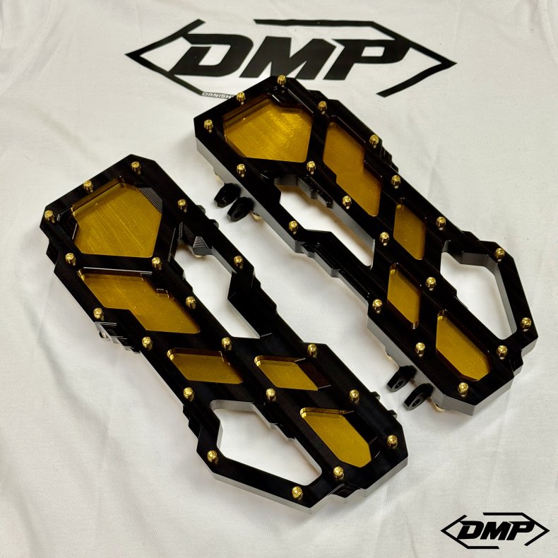 DMP "Street Savage" floorboard s�t, Race black med candy guld plade, Touring