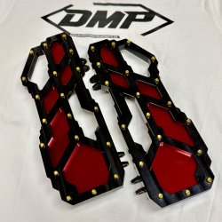 DMP "Street Savage" floorboard s�t, Race black med candy r�d plade, Touring