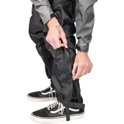 Thrashin Mission Windbreaker rainpants, black