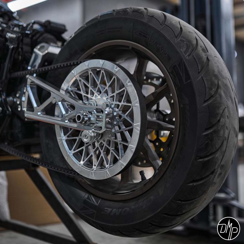 Black3 Swingarm Softail 2018+