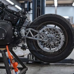Black3 Swingarm Softail 2018+