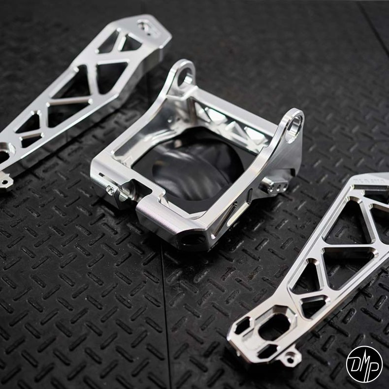 Black3 Swingarm Softail 2018+