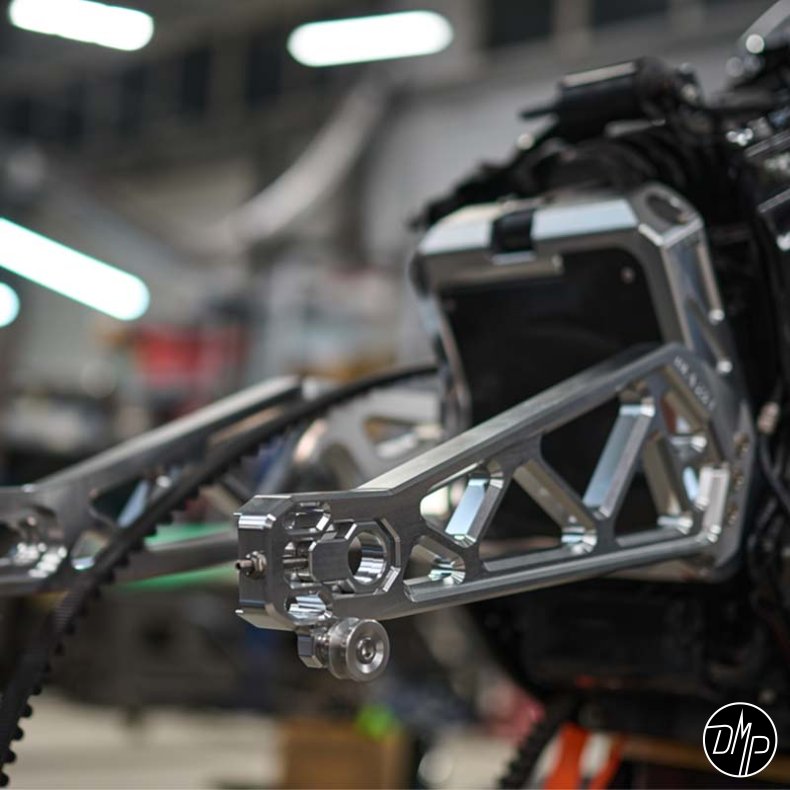 Black3 Swingarm Softail 2018+