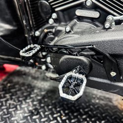 Black3 Gear Arm 2018+ Softail M. Mid Controls