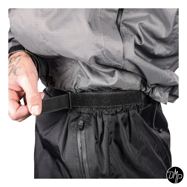 Thrashin Mission Windbreaker rainpants, black