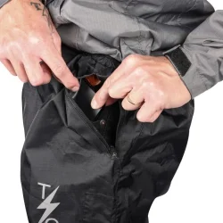 Thrashin Mission Windbreaker rainpants, black