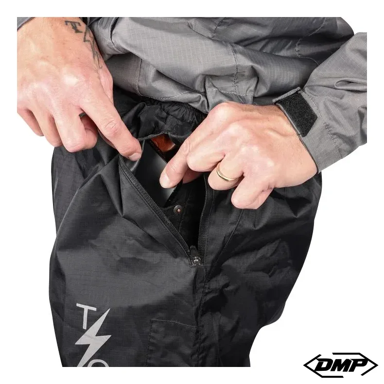 Thrashin Mission Windbreaker rainpants, black