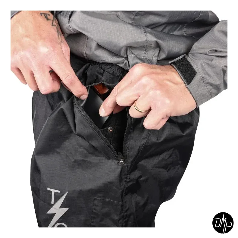 Thrashin Mission Windbreaker rainpants, black