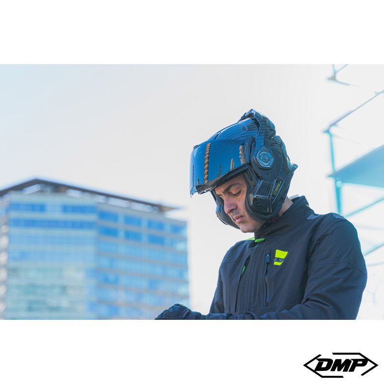 LS2 Advant X Carbon with intergrated Cardo intercom