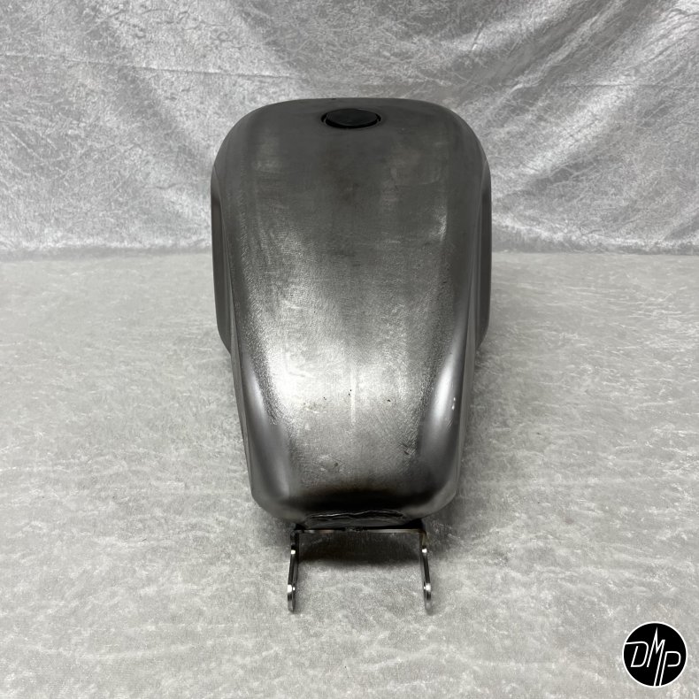 DMP Legacy peanut Gas tank for M8 Softail models