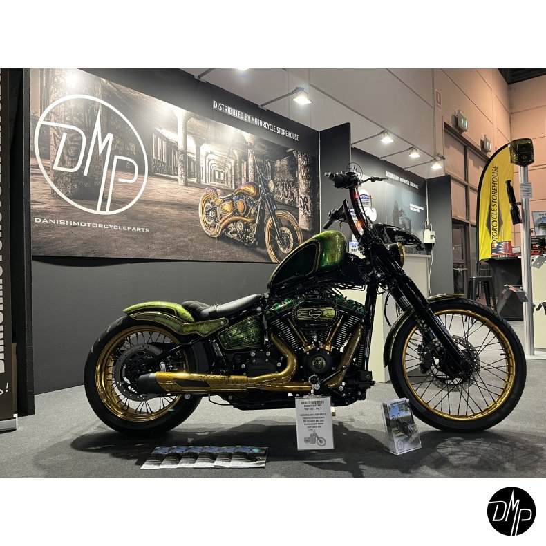 DMP Legacy peanut Gas tank for M8 Softail models