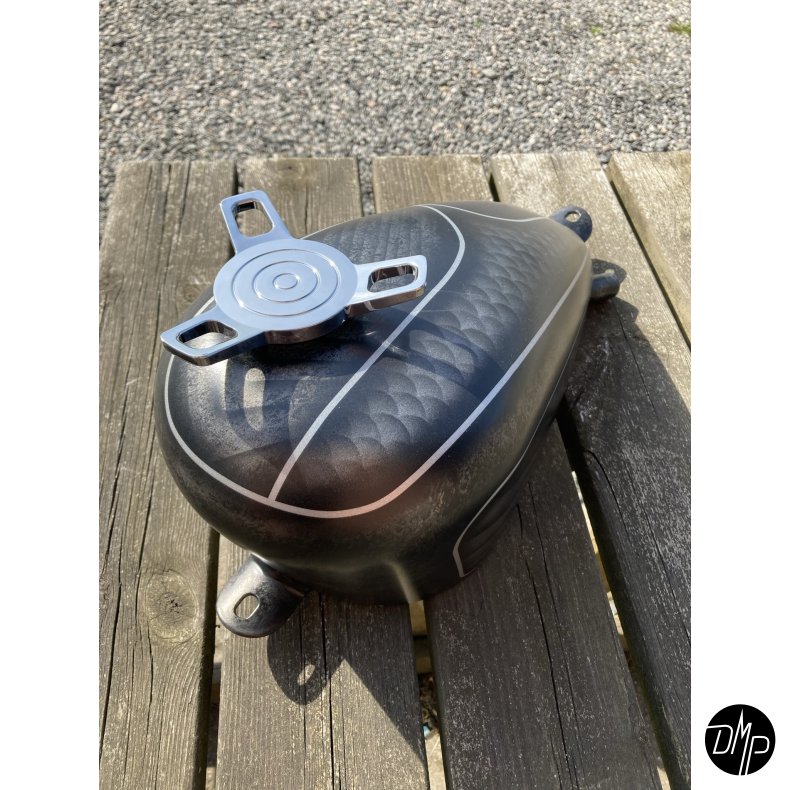 Custom Sportster "DMP EDITION" Motorcykel tank, universal 1.6 Gallon
