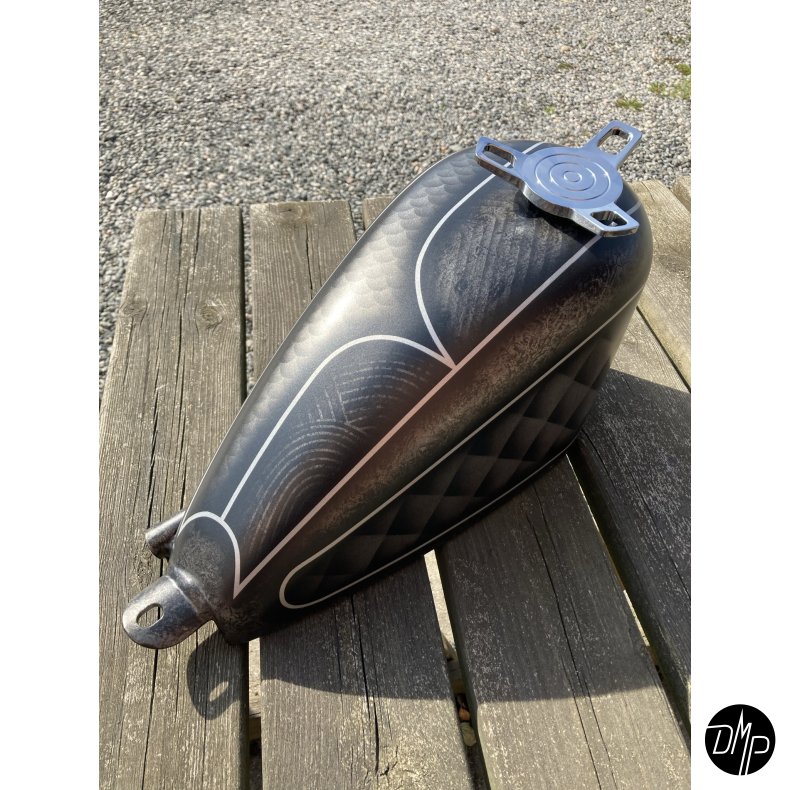 Custom Sportster "DMP EDITION" Motorcykel tank, universal 1.6 Gallon