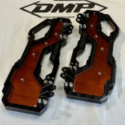DMP "Street Savage" floorboard s�t, Race black med candy kobber plade, Touring