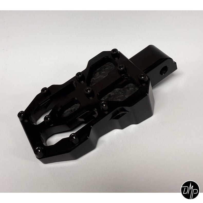 DMP "Street Savage" fodhviler, Race black med Mat Forged Carbon plade