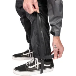 Thrashin Mission Windbreaker rainpants, black