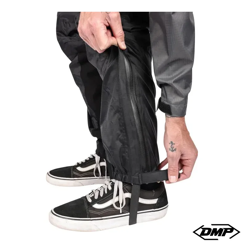 Thrashin Mission Windbreaker rainpants, black